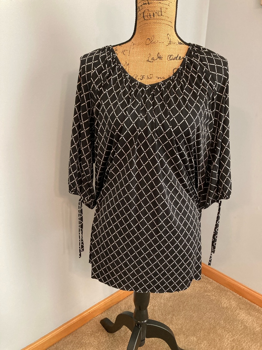 T Bags Los Angeles Black & White Geo-Print Tunic w/ Tie Sleeve Women Size 2X